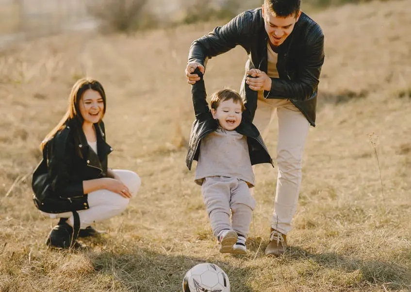 padres separados con custodia compartida de su hijo